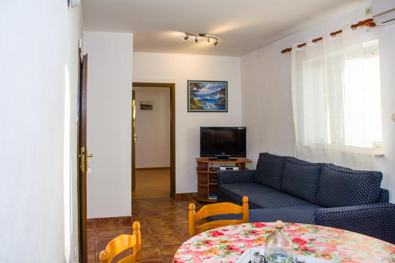 Apartments With A Parking Space Senj - 11520 المظهر الخارجي الصورة