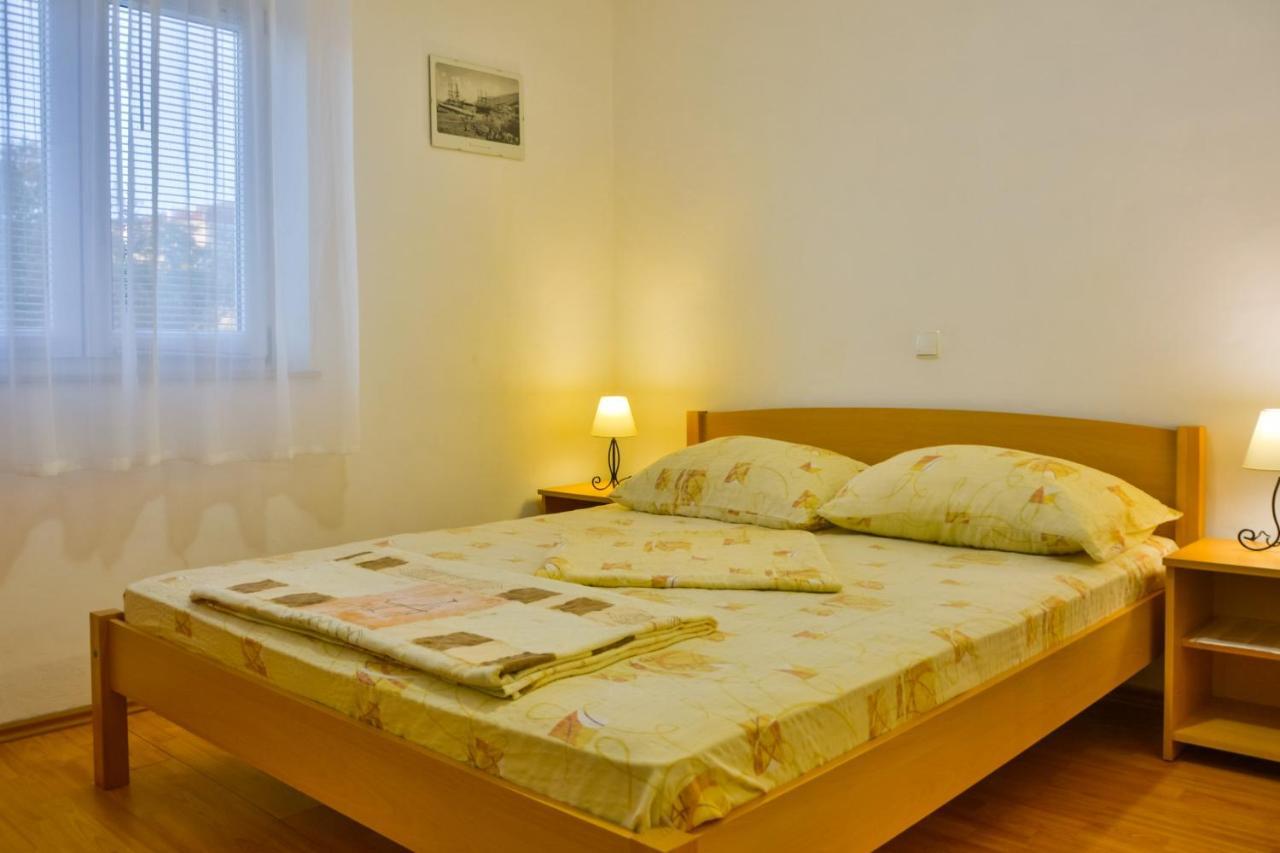 Apartments With A Parking Space Senj - 11520 المظهر الخارجي الصورة