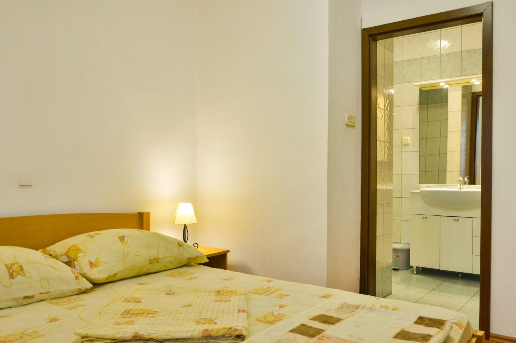 Apartments With A Parking Space Senj - 11520 الغرفة الصورة
