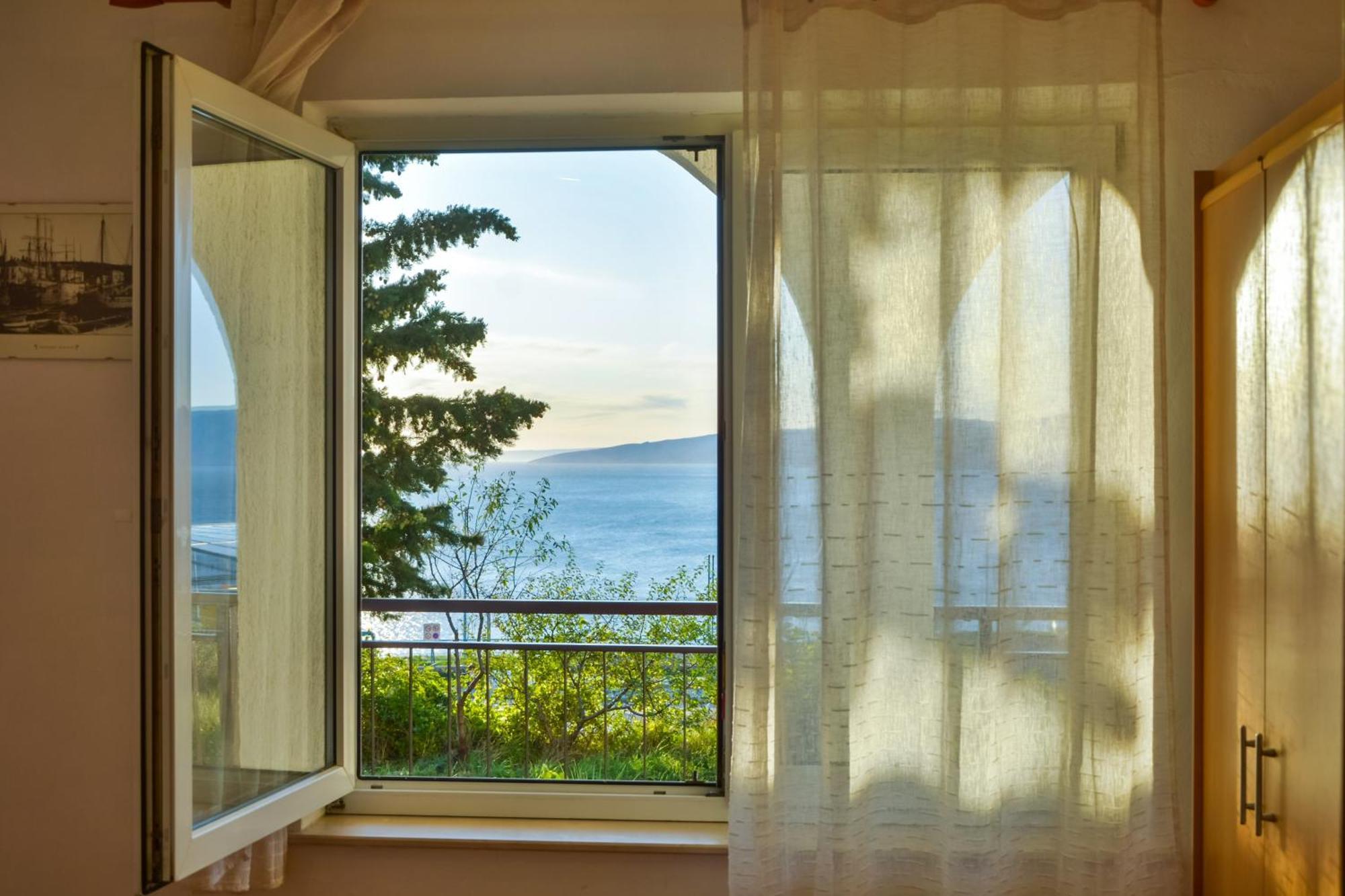 Apartments With A Parking Space Senj - 11520 الغرفة الصورة